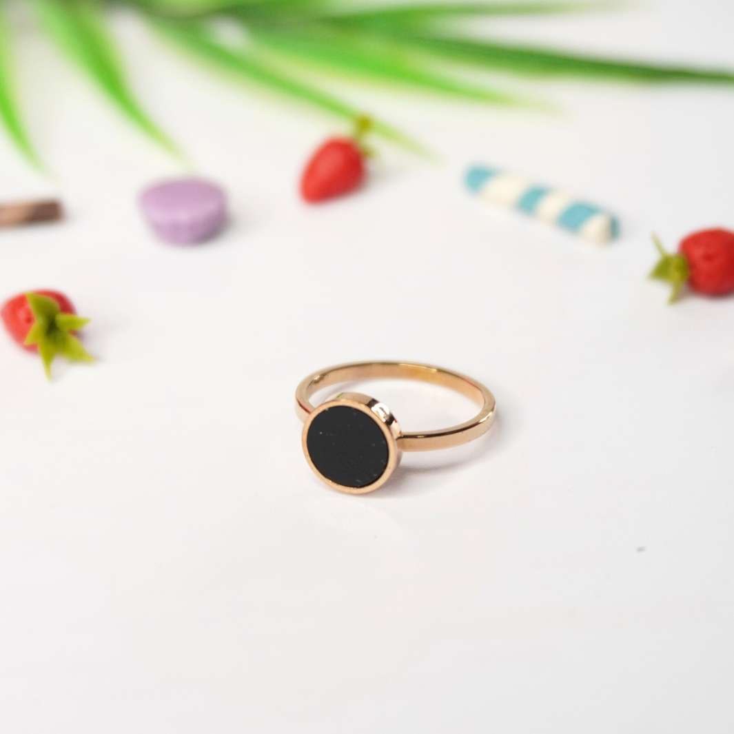 Elegant Black Stone Rings